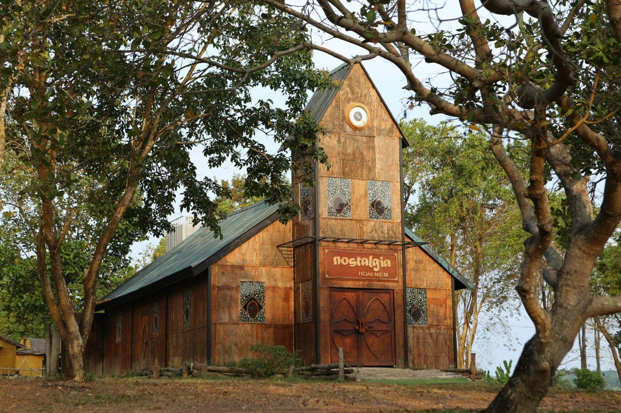 Nhà hát gỗ trên đảo Cao Minh